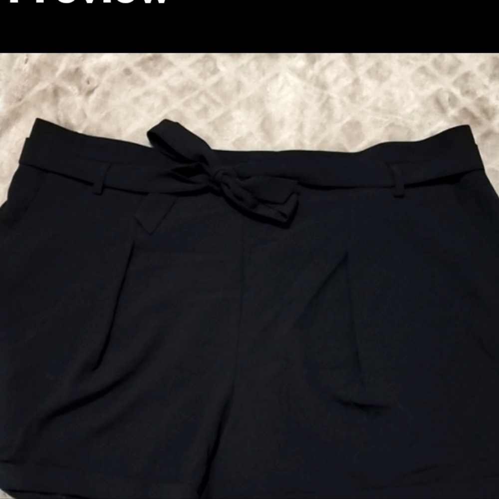 Women's Vera Wang Dress Shorts Size 16